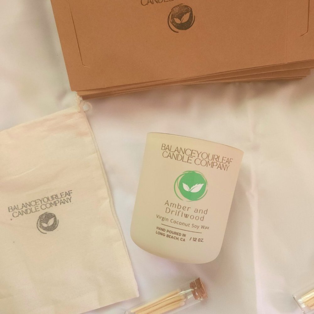 Amber & Driftwood 12 oz. Wood Wick Candle includes Bag & Matches